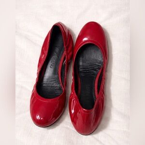 Vera Wang Glossy Red Flats